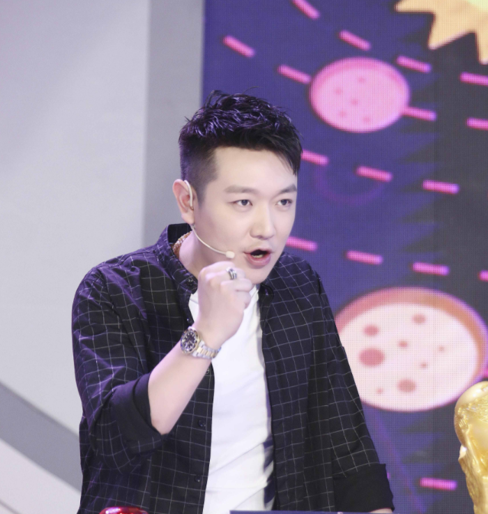 离开天天向上四年的田源近况大不如前做主播带货狂吃虾