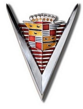 1963年,凯迪拉克开始走起了简约典雅的路线,车标变成了王冠,盾牌以及