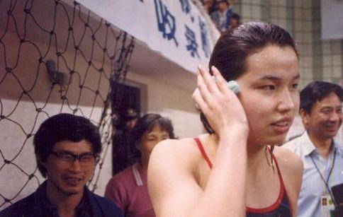 奥运冠军杨文意,弃官从商成富婆,与沈坚强分手,为爱定居美国