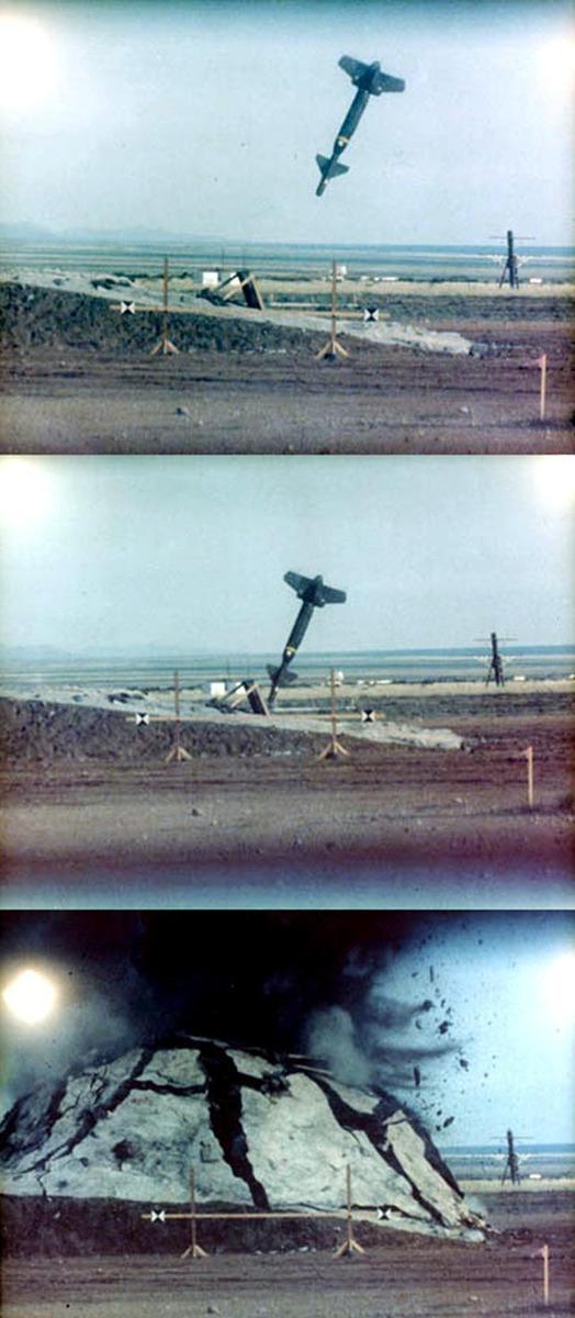 侵彻战斗部是进行钻地的关键部件,主要由侵彻弹头,高爆装药和引信组成