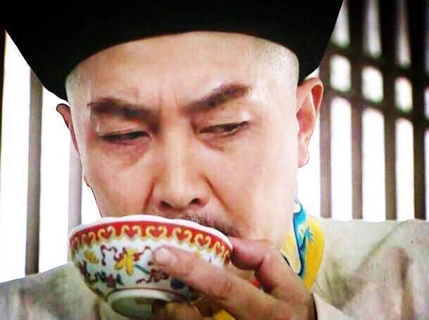 雍正大怒摔杯子,张廷玉说了一段话,雍正就把地上的杯子捡起来了