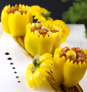 自制夹馅彩椒和烤铆钉菇做法新颖造型可爱是小朋友爱的料理