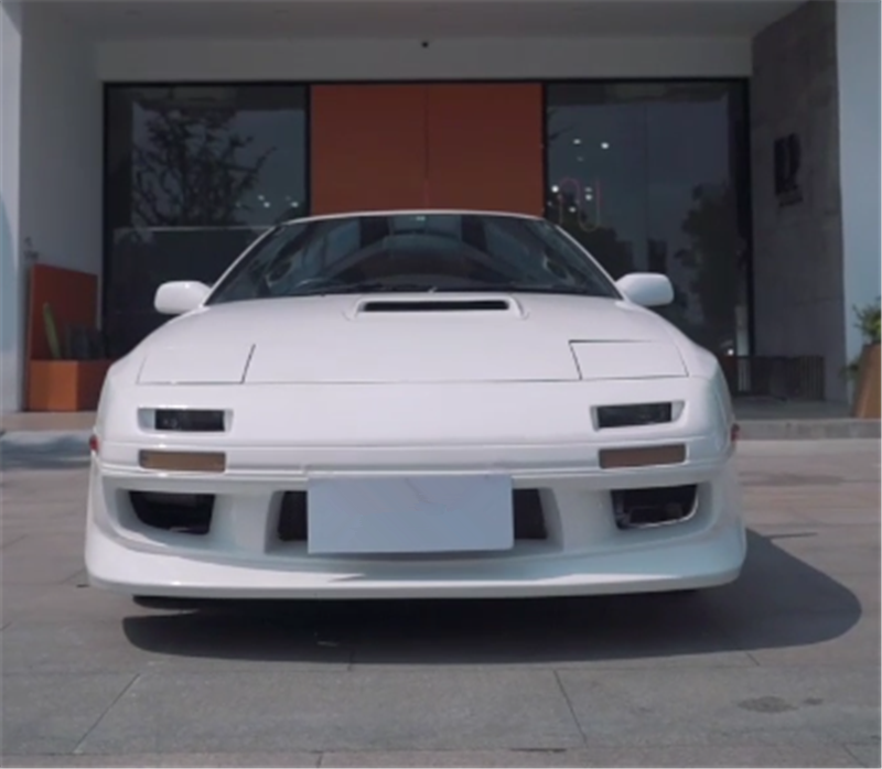 丰田86对手,也是高桥凉介的座驾,拥有185匹马力,还配转子引擎