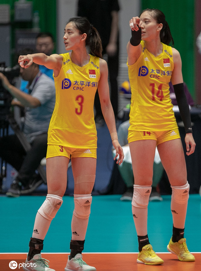 亚锦赛中国女排30击败印度尼西亚率先晋级八强