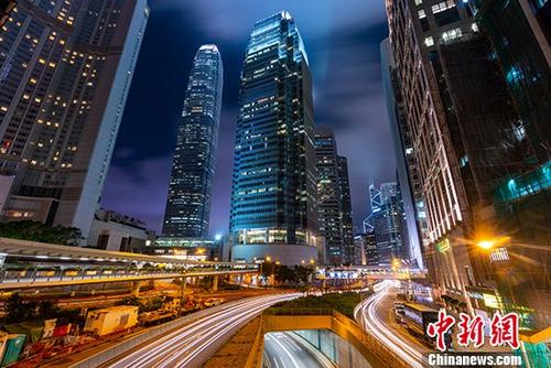  资料图：香港中环顶级写字楼林立。中新社记者 张炜 摄