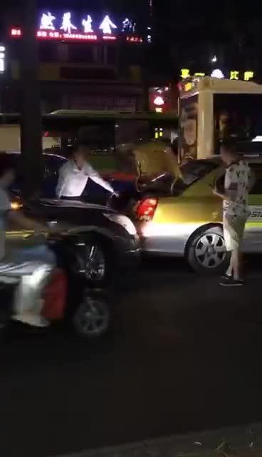 交通事故控视频