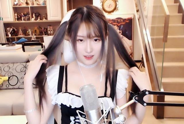 英雄联盟:腐团儿再次来到斗鱼二台,导播这次又要加鸡腿了吗?