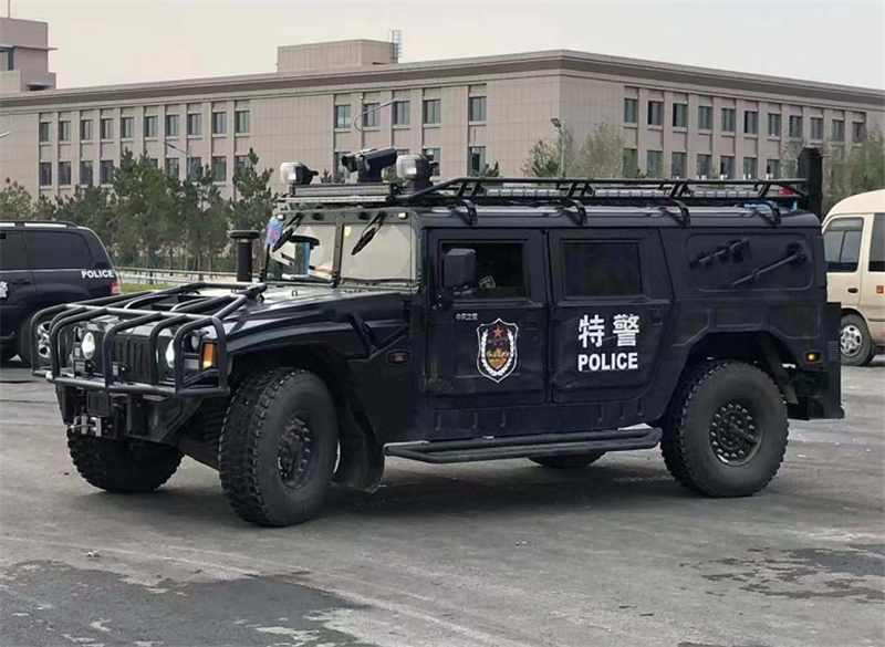 又一批摩托被选入特勤清一色宝马车价39万6缸引擎34秒破百