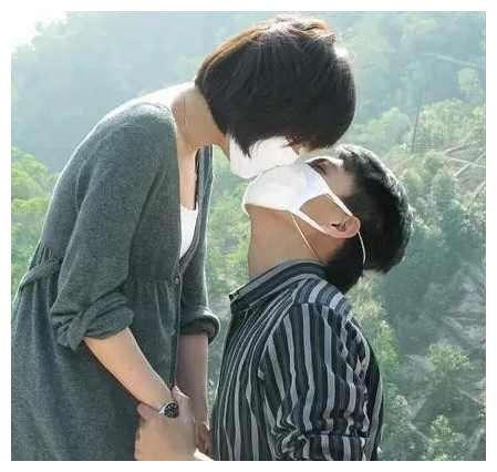 戏中总被强吻,靳东害羞脸红,却唯独为了她解锁各种接吻姿势|靳东|李佳