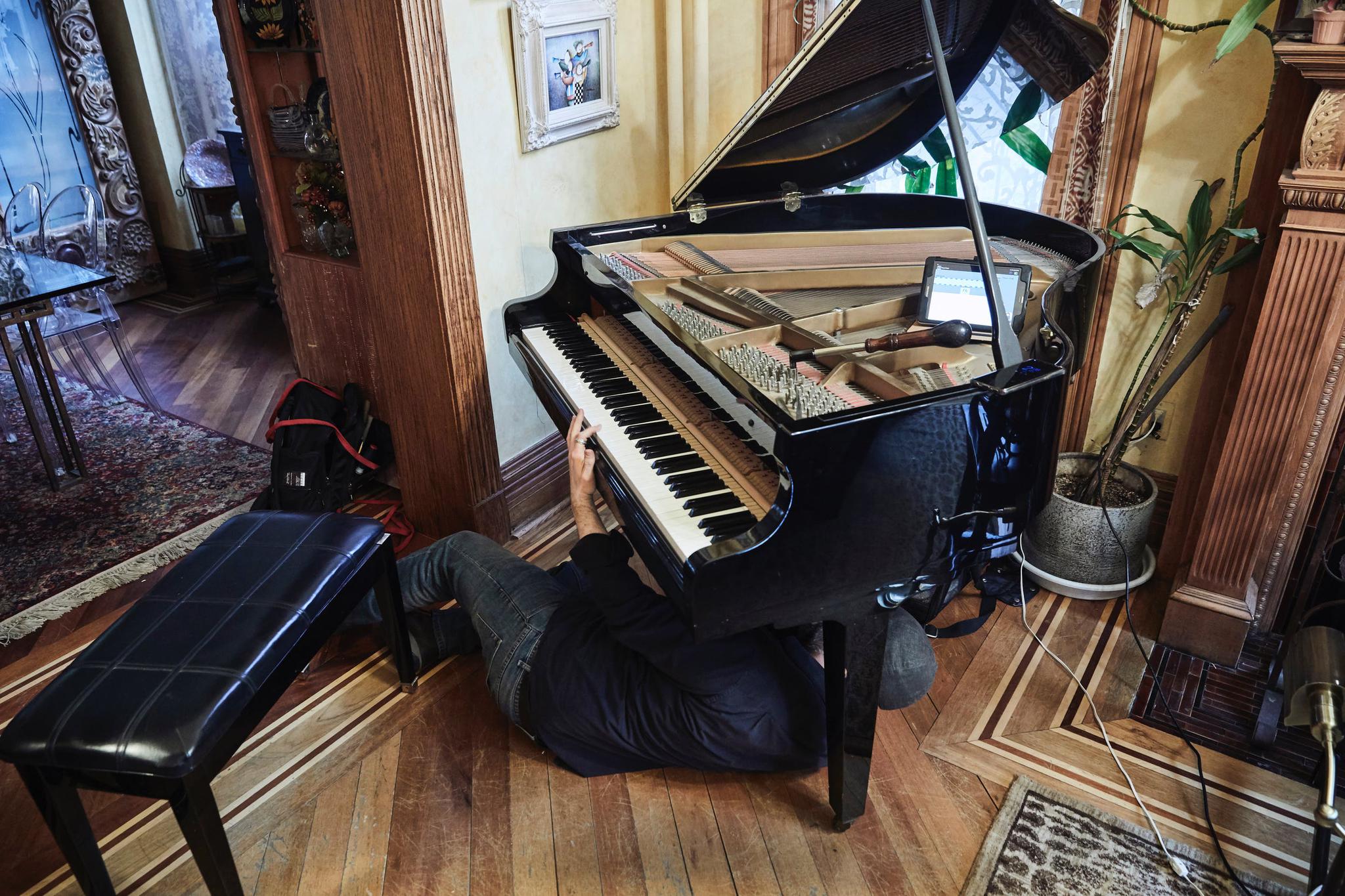 从歌剧院到布鲁克林褐砂石街一位钢琴调音师的一天