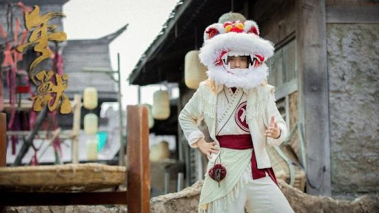 姜彭电影年兽杀青雄姿初现显少年英气