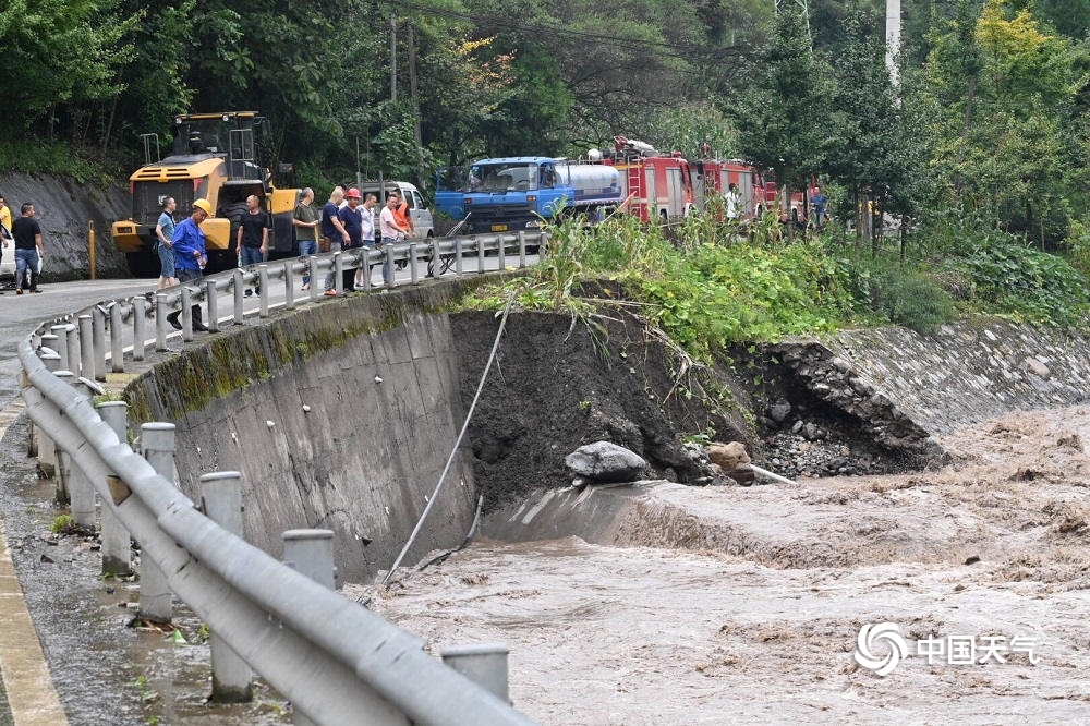 8月19日22时到21日15时,成都大邑县西部沿山乡镇出现暴雨到大暴雨天气