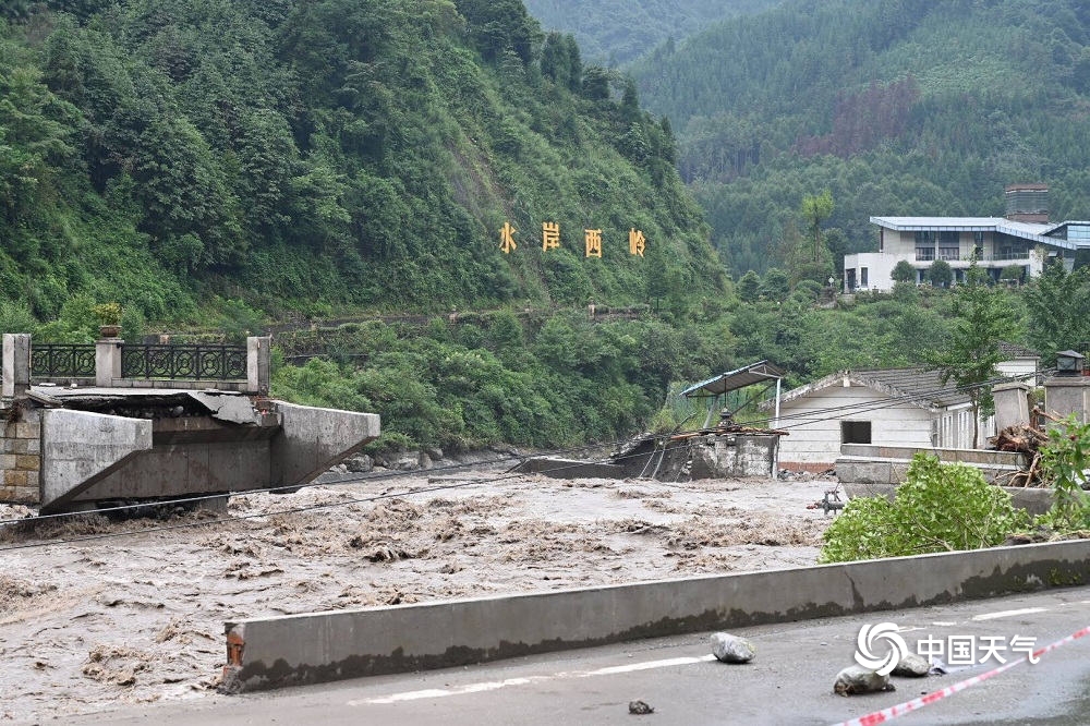 8月19日22时到21日15时,成都大邑县西部沿山乡镇出现暴雨到大暴雨天气