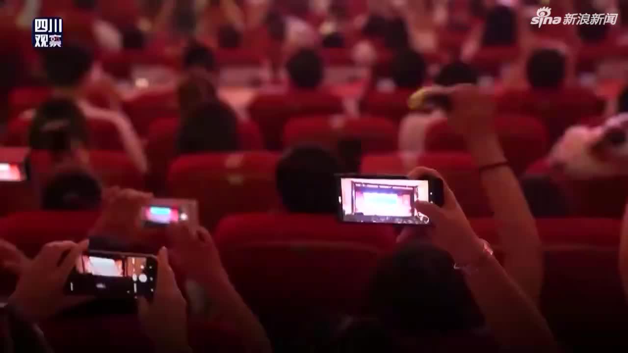 红旗飘飘合唱:相聚国旗下 川港青年合唱《红旗飘飘》