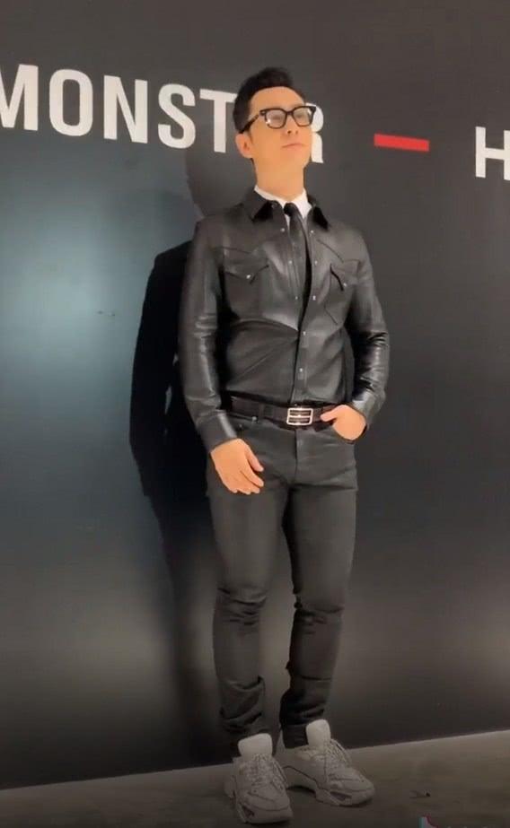 黄晓明出席活动,脚上的"高跟鞋"太抢镜,网友:不难受吗?|黄晓明|高跟鞋