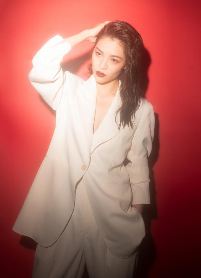 她是李现最漂亮的前女友,看了她的日常穿搭我决定粉她|钟楚曦|白色