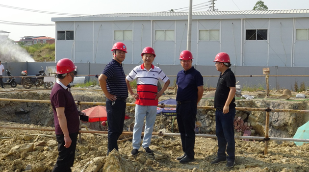 唐明生一行慰问祁阳县自来水公司盘龙路配水厂项目建设者