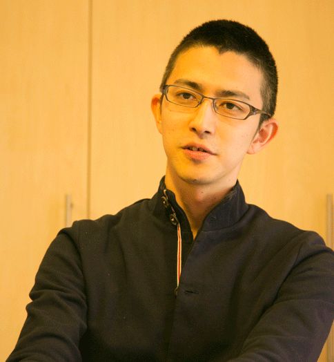 事实证明,长得好看的人看看教授前两年的寸头造型就知道了都说拥有"