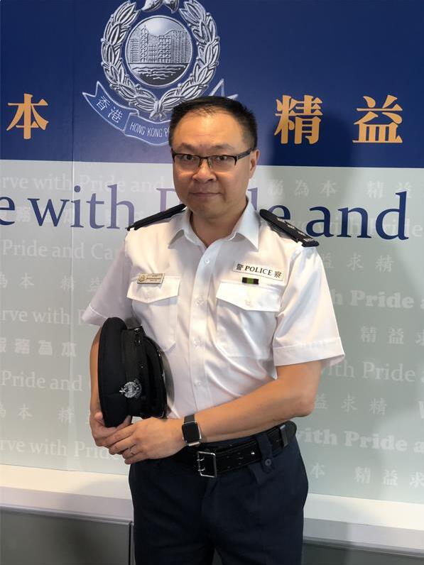 与香港人气靓声阿sir面对面手中无剑心中有剑