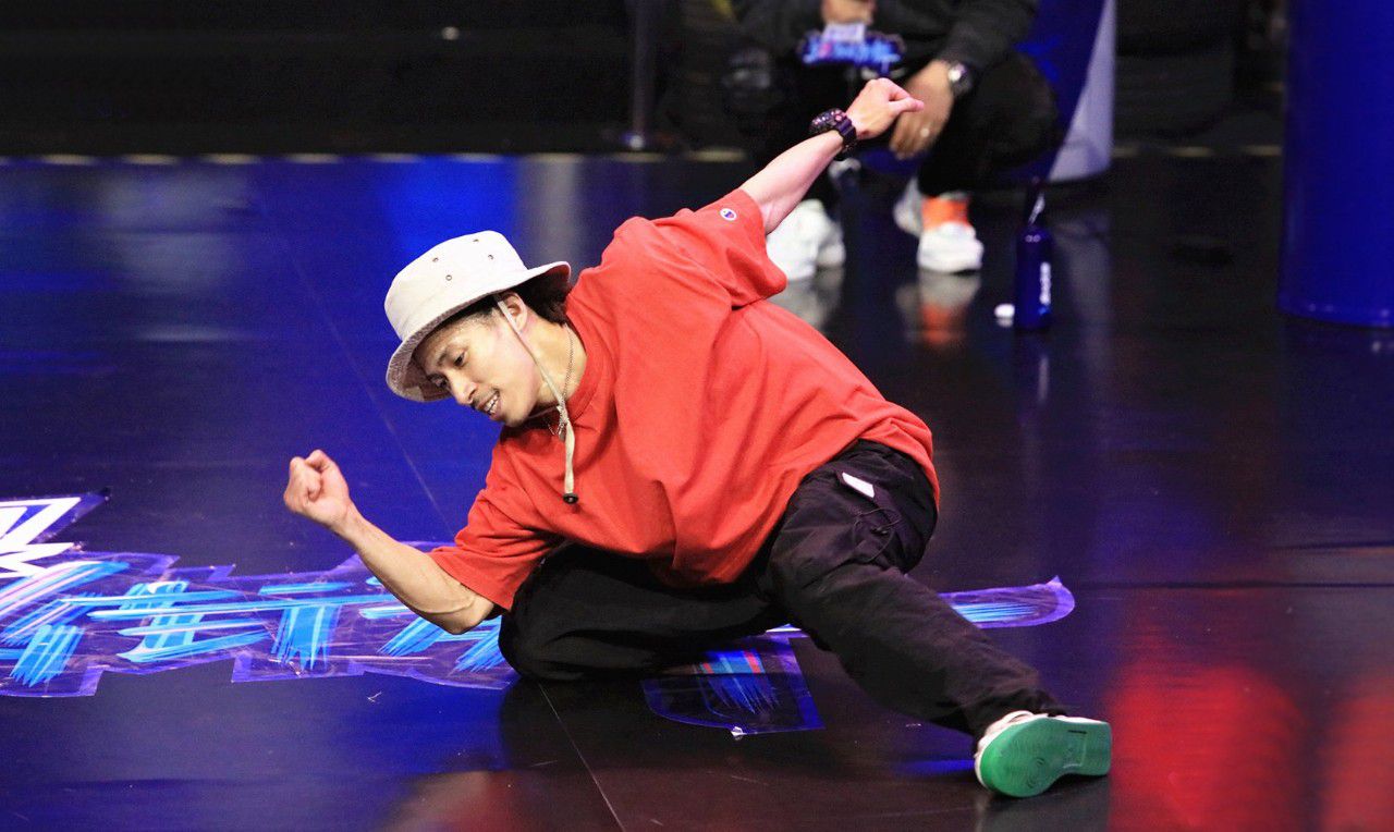 《街舞2》中被易烊千玺看中,韩庚舍不得淘汰,这位舞者值得被爱