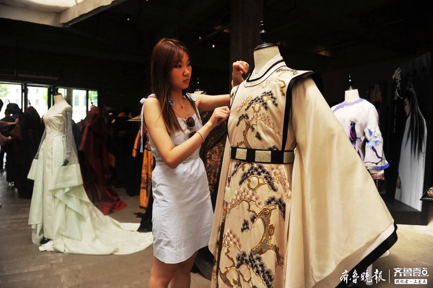 影视服装展亮相青岛国际影视设计周主题展