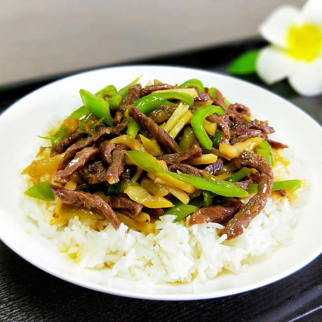 榨菜牛肉盖浇饭,鲜香味美,超下饭,好吃到爆