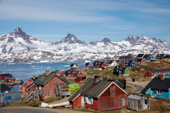 丹麦格陵兰岛一小镇的港口景色。 资料图