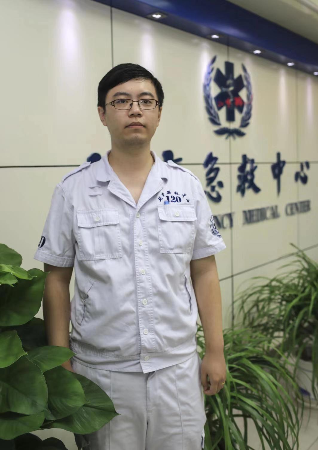 120调度医生王晨旭电话线牵着的生死竞速