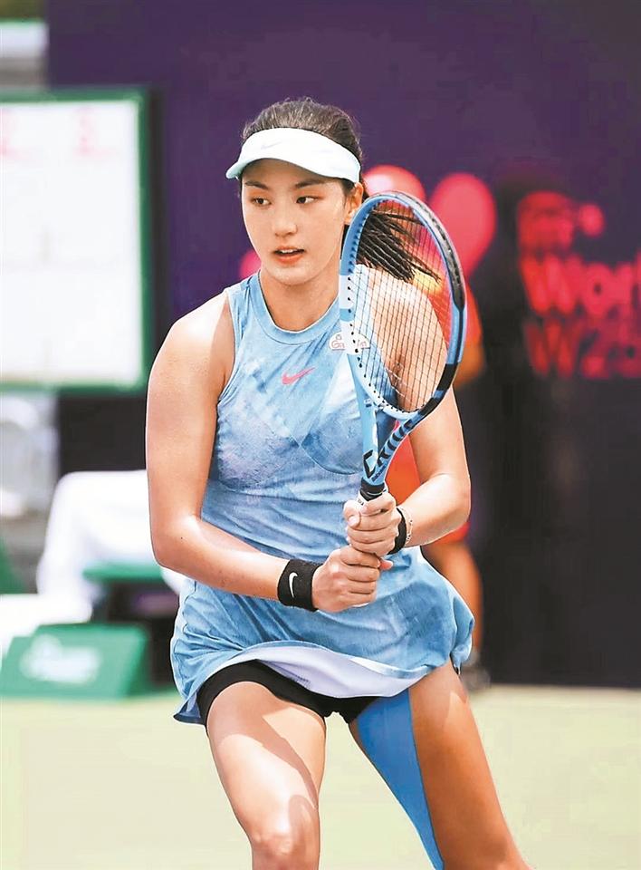 员 王直平) 2019年的夏天见证了深圳体工大队网球小花王欣瑜的蜕变