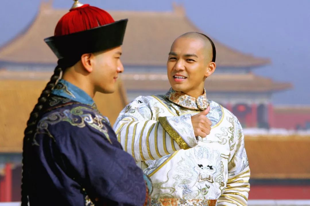 吴奇隆肿到变形,聂远脸小,都被钟汉良吊打