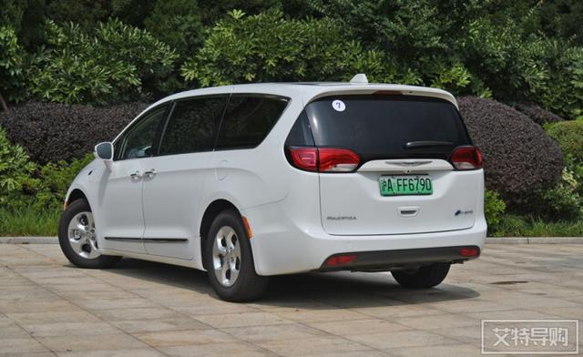 在进口mpv里面竟然有这么一台v6发动机的绿牌车被忽略了