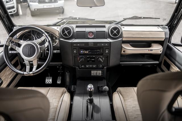 越野硬汉版路虎defenderflyinghuntsman66售价291126美元