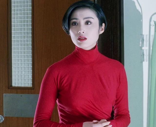 张敏复出,网友:一千张网红脸依然也比不上她的盛世美颜