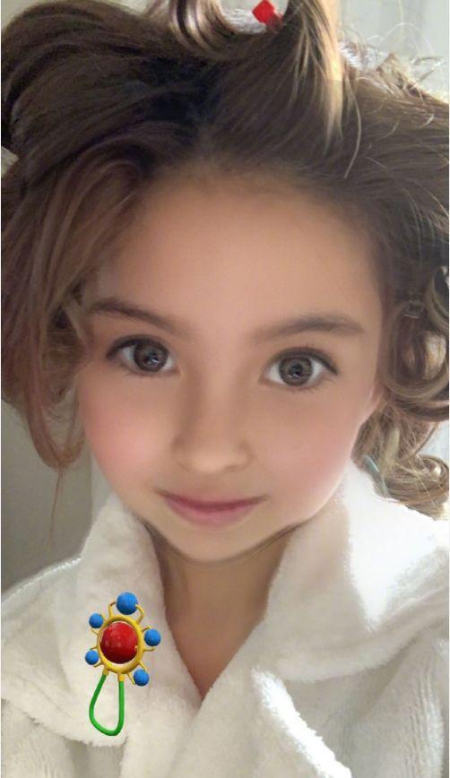 周杰伦女儿照片曝光引发粉丝热议哇塞混血baby耶