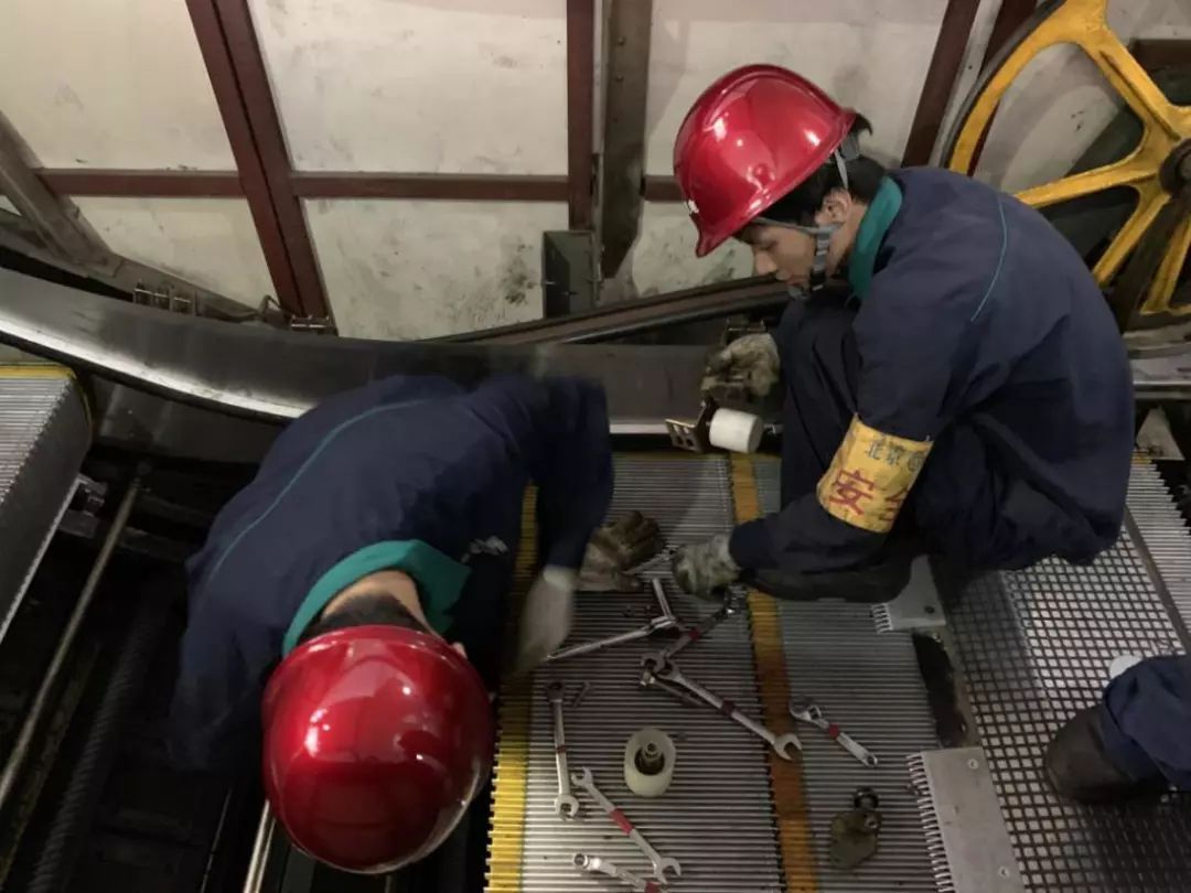 北京地铁自动扶梯大修工程将在8月底前全部完工
