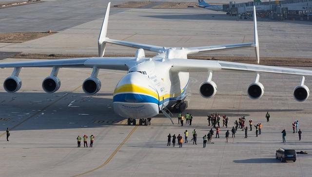 运20和安225相比载重相差184吨最大起飞重量相差420吨