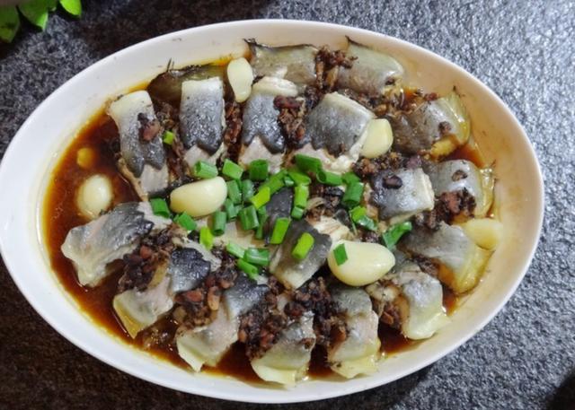 白鳝这种吃法一般人不知道,鳝肉鲜香,肉质爽滑