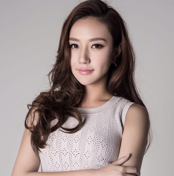 参观韩雨芹住的豪宅,光装修造价就过千万,不愧是达芙妮的老板