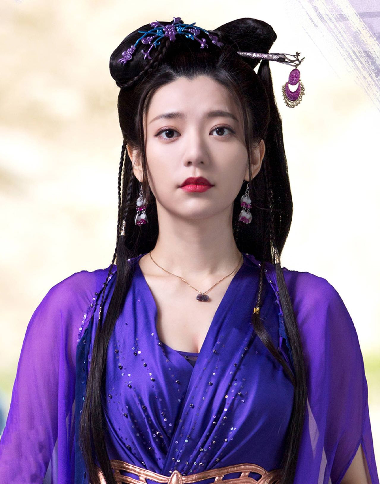 屈楚萧饰演男主角谢欢,汪铎饰演公子,郭雪芙饰演流光,徐洁儿饰演姹萝