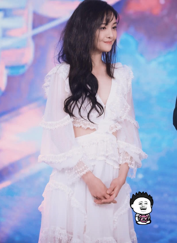 郑爽又恢复了"小仙女"形象?生日会为粉丝准备惊喜,会打扮多了