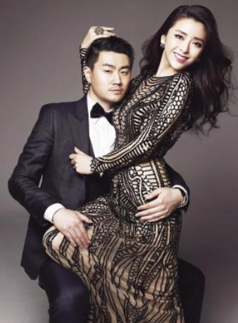 黄小蕾嫁入豪门生活美满与朋友聚餐笑声不断38岁依旧年轻