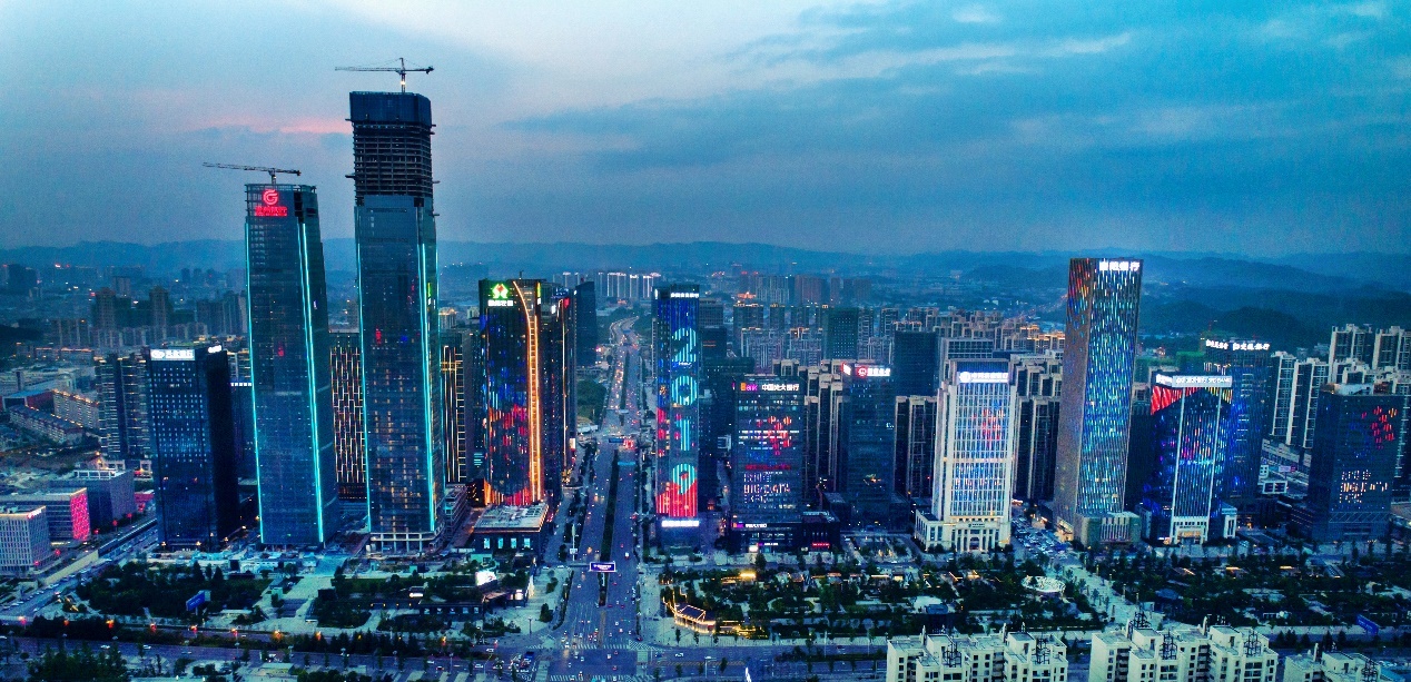 链纵观全球金融地标,无论是纽约曼哈顿,伦敦金融城,还是香港中环的ifc