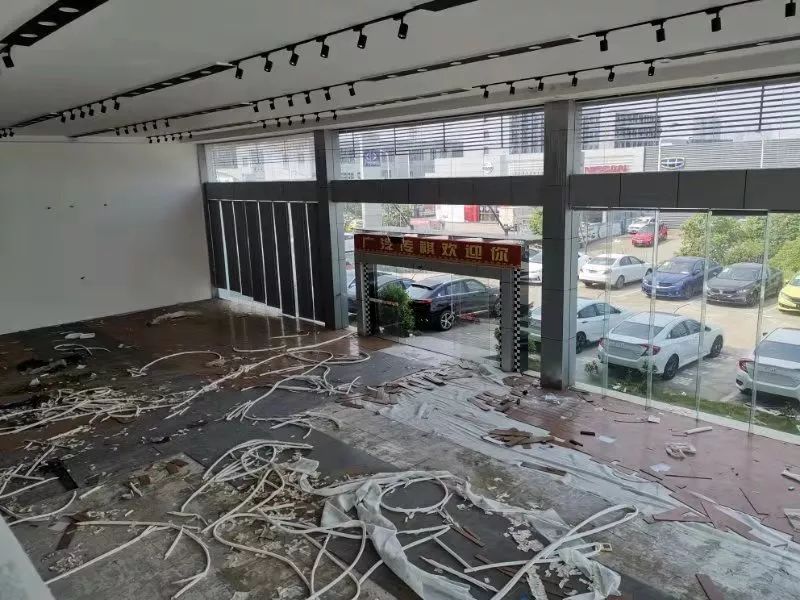 两家4s店倒闭老板卷走几百万,盲目扩张导致资金链断裂