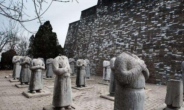 为何大清灭亡后还有人在守皇陵?又是谁在给守陵人发工资?