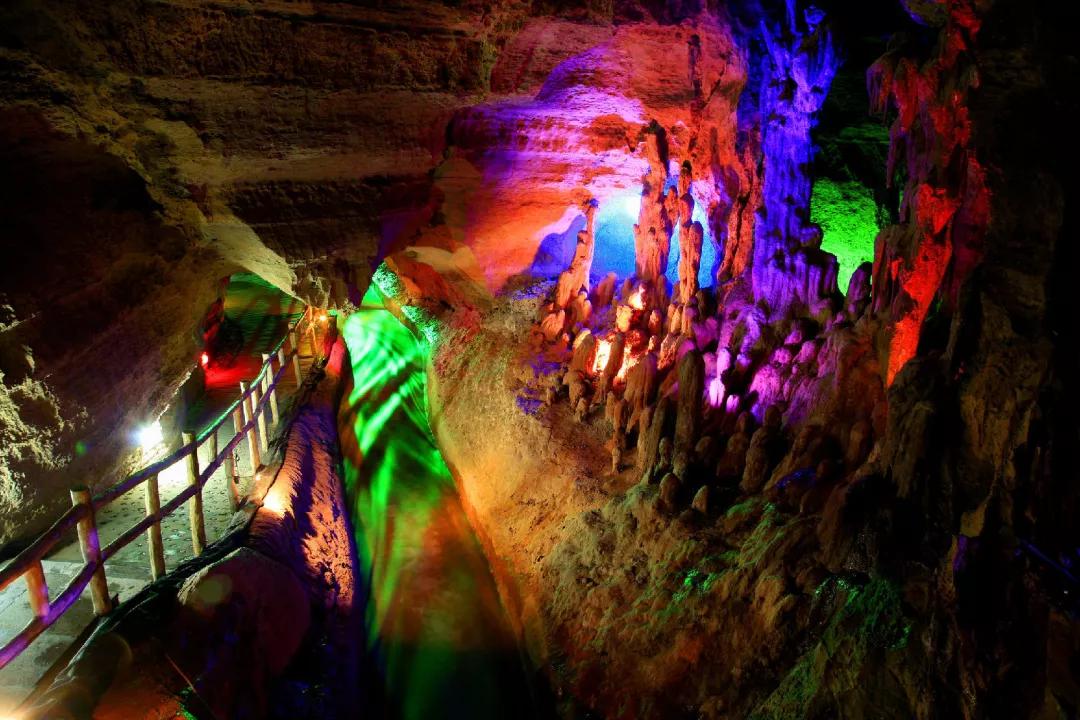 走进山东的地下画廊,邂逅如梦如幻的溶洞之美!
