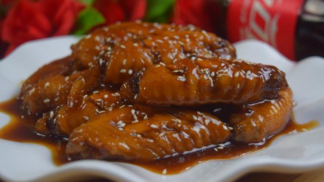 可乐鸡翅正宗家庭做法,酱香浓郁美味可口,简单易学又好吃