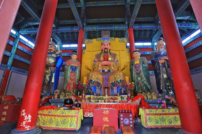 沂蒙山有江北最大道观,这里的盘龙石柱精美绝伦,游客却很少注意|玉皇