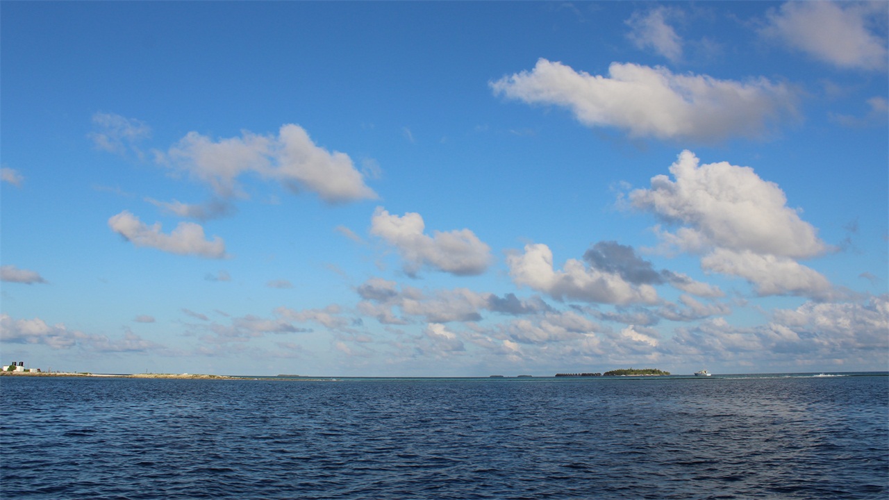 都见过车祸如何拖车,国外海上18万吨船祸怎样处理?长见识了!