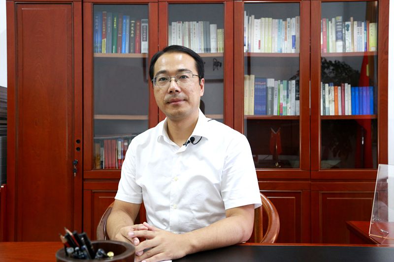 开化县委副书记,县长鲁霞光: 持之以恒擦亮"根雕"金名片