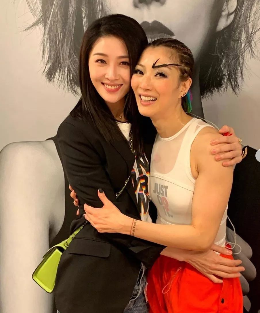 香江忆旧录||美艳姐妹花的名利场沉浮记|周丽淇|周汶锜_新浪新闻